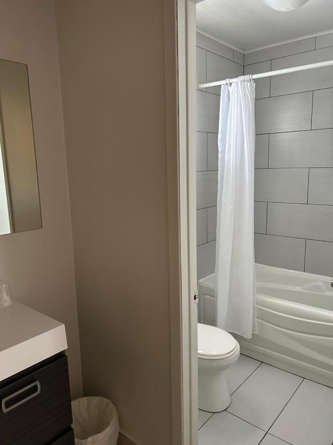 Complexe Dix80 Motel มองต์-ลอริเยร์ ภายนอก รูปภาพ